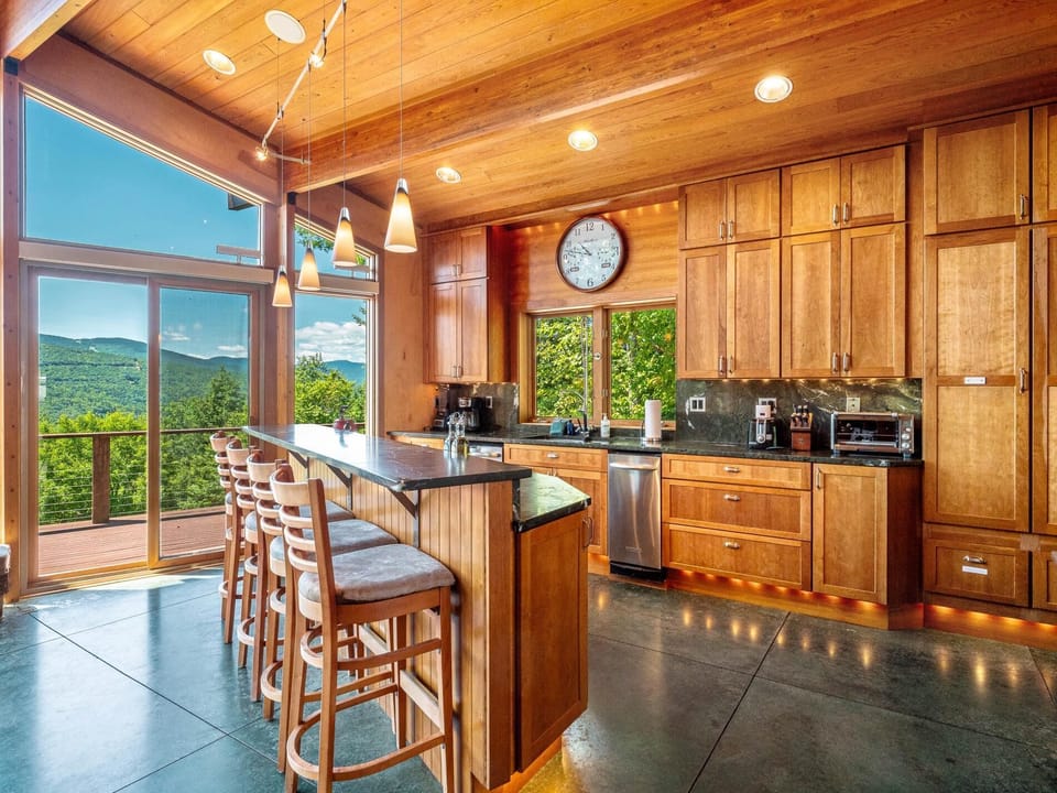 The Ridge House-Modern Chalet!  Spectacular Slope Views (2126)