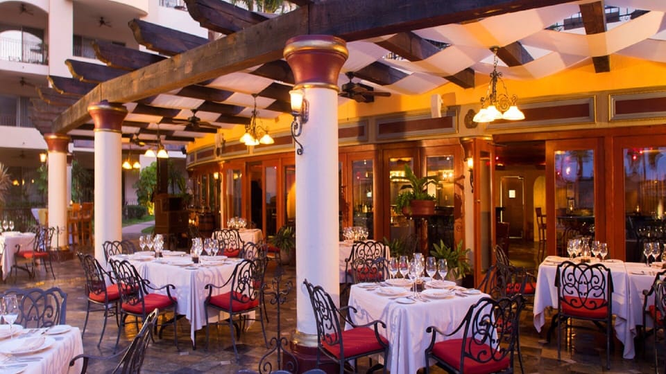 La Casona is a 5 Star restaurant located at Villa la Estancia