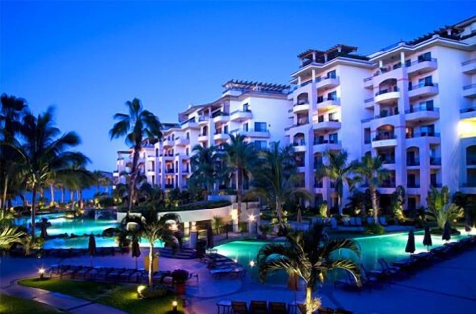 Evening view of Villa la Estancia  pool area.