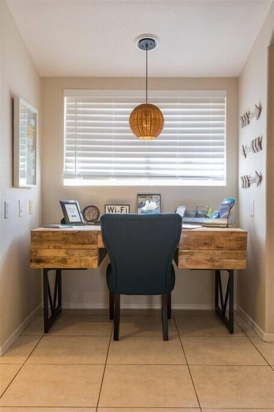 Desk/workspace