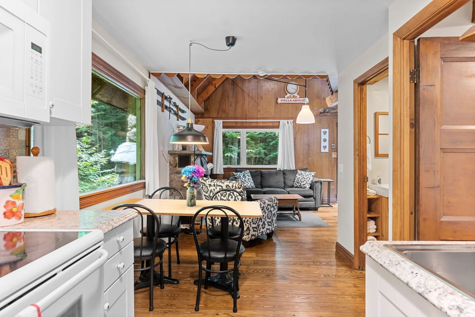 Kitchen - Well equipped w/Dishwasher