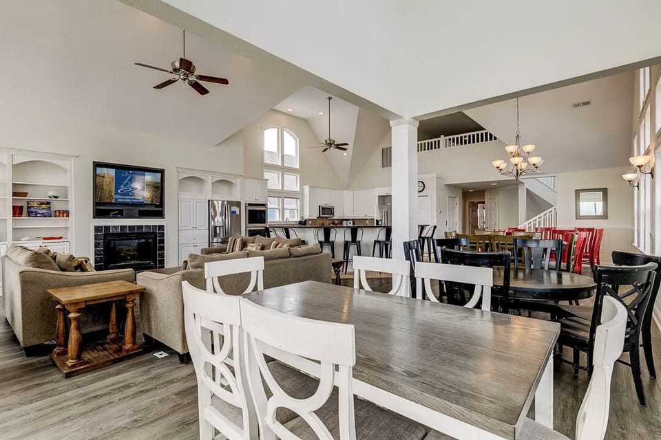 Third-Level Dining Room with 4 Tables (seats 6 each)