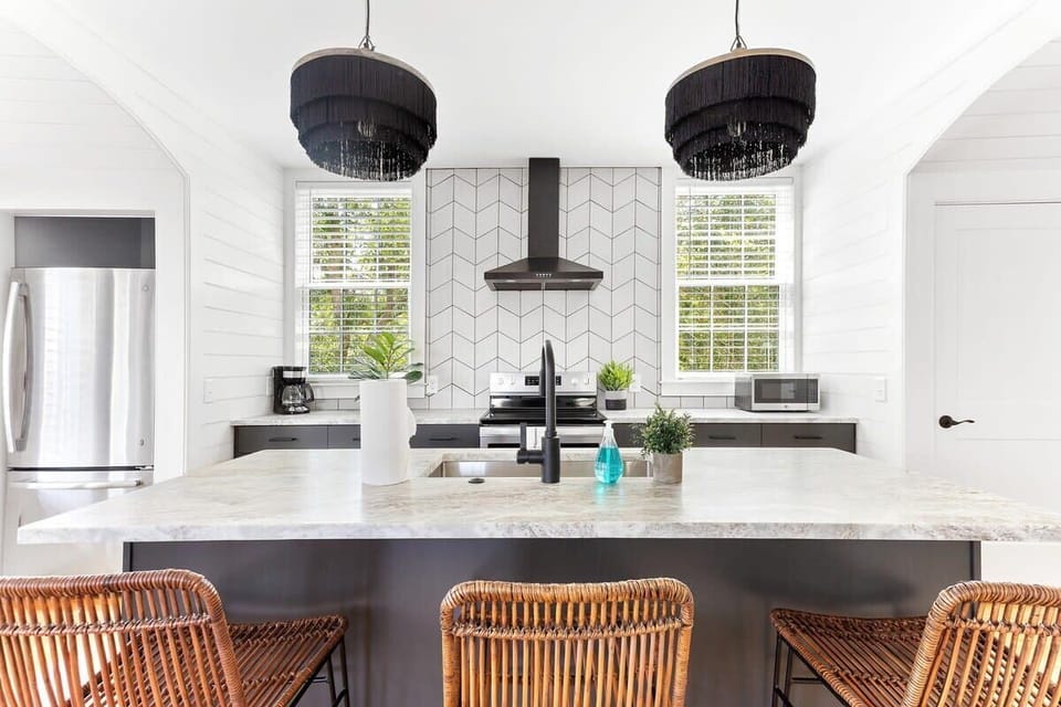 Enjoy Cooking In This Chef-Caliber Kitchen