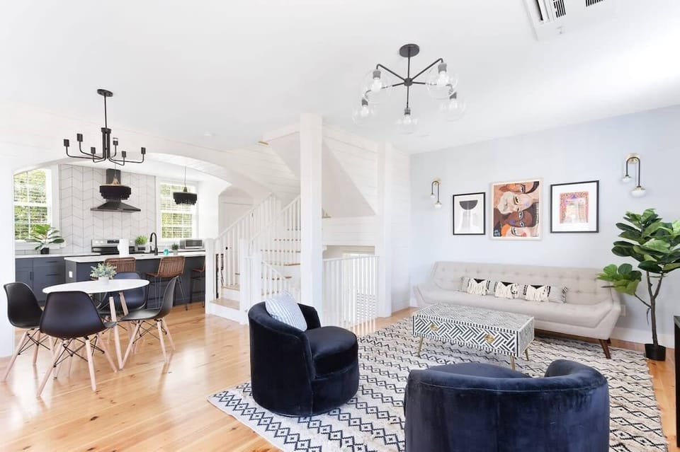 Enjoy an open, bright space with your group!
