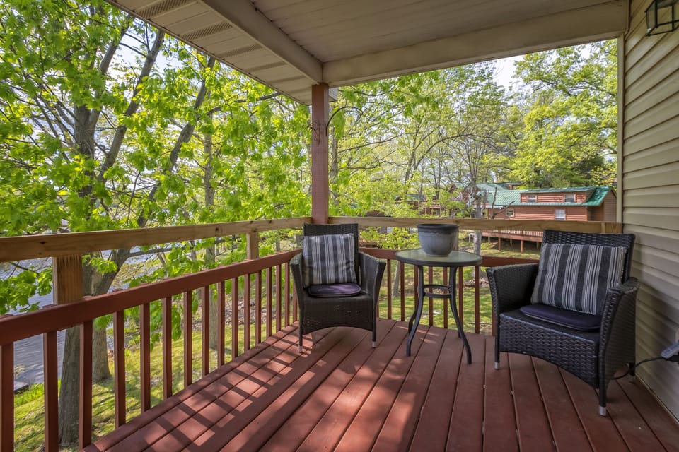 Upper level deck