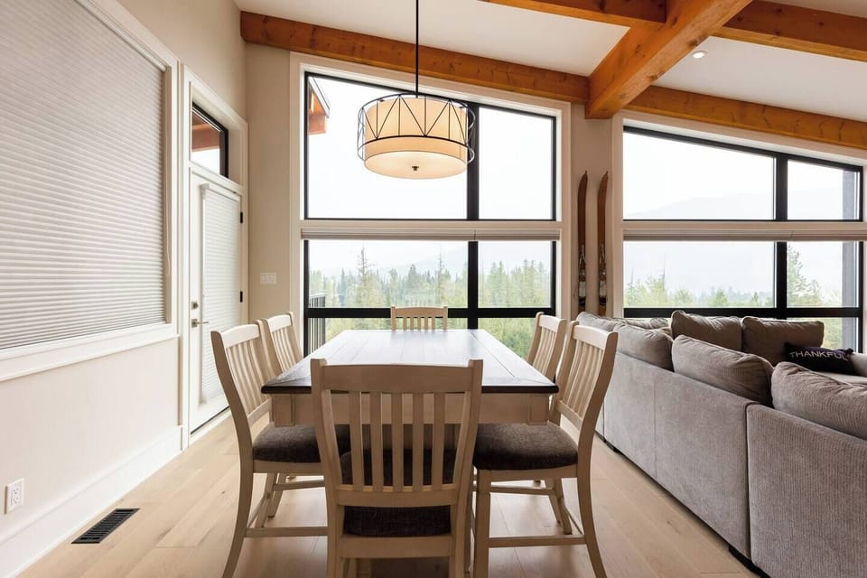 Dining Area l Open Space Concept
