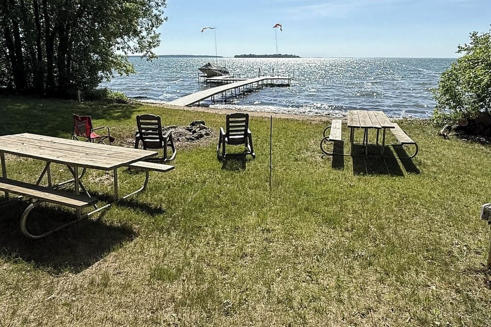 Private Dock | 4,000-Lb Boat Lift