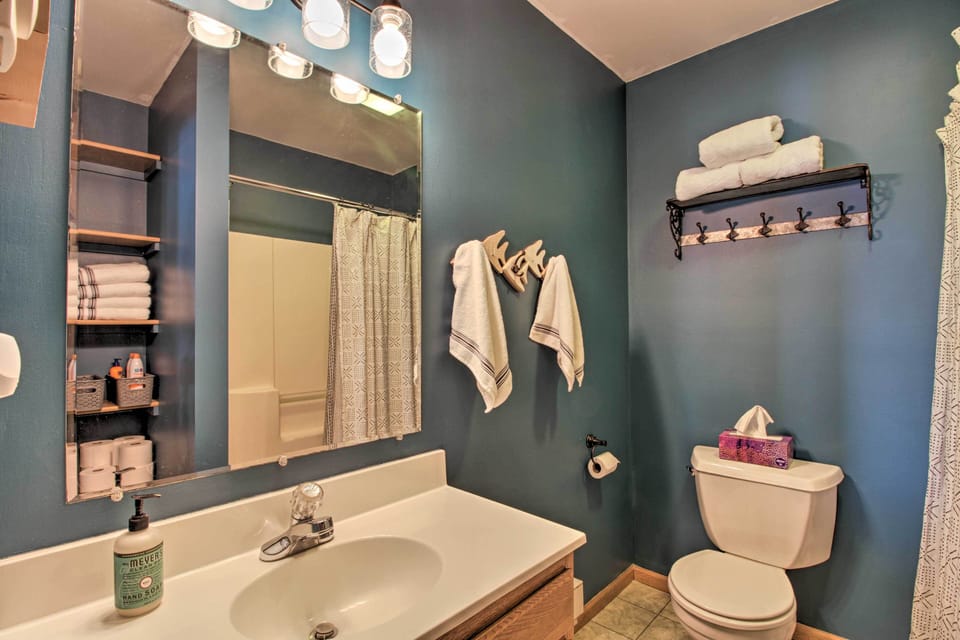 Bathroom | Towels Provided