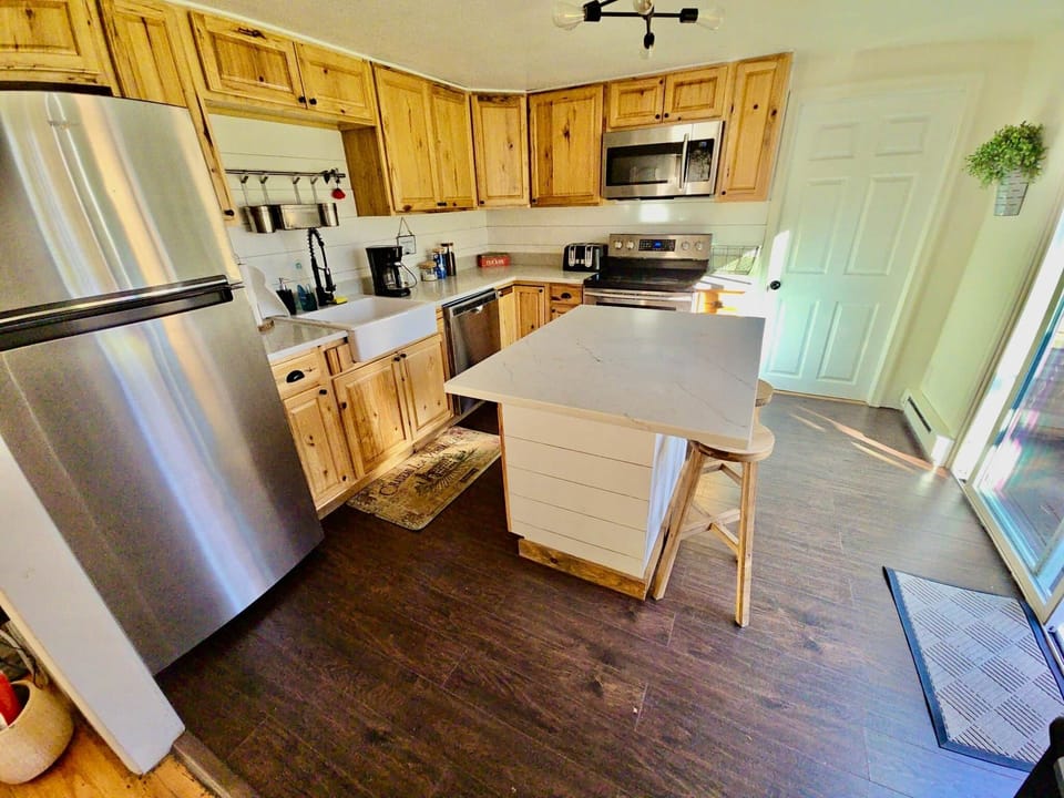Full Kitchen Fully Stocked