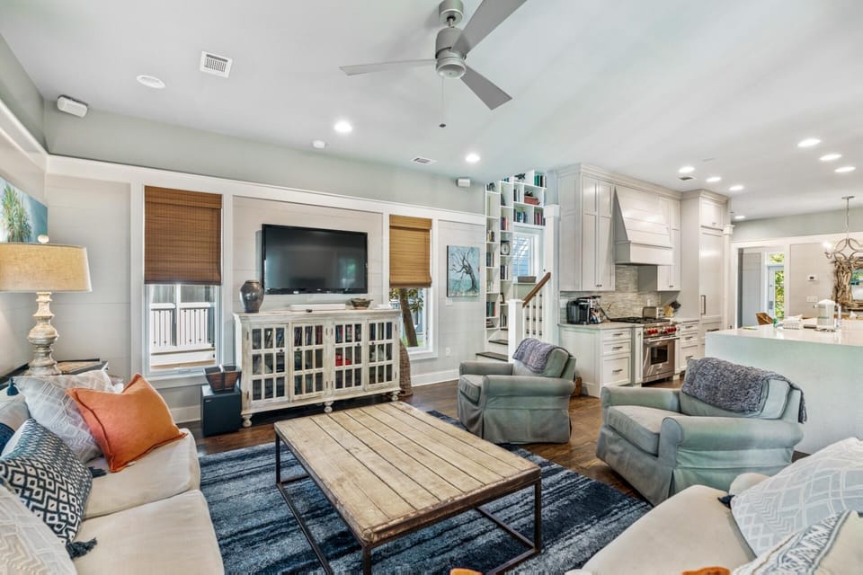 First Floor: Living Area