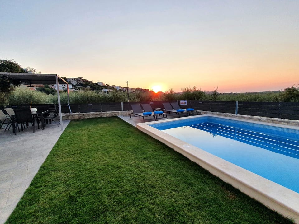 Private pool area