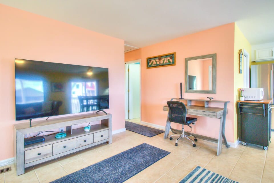 Living Room with flat screen TV