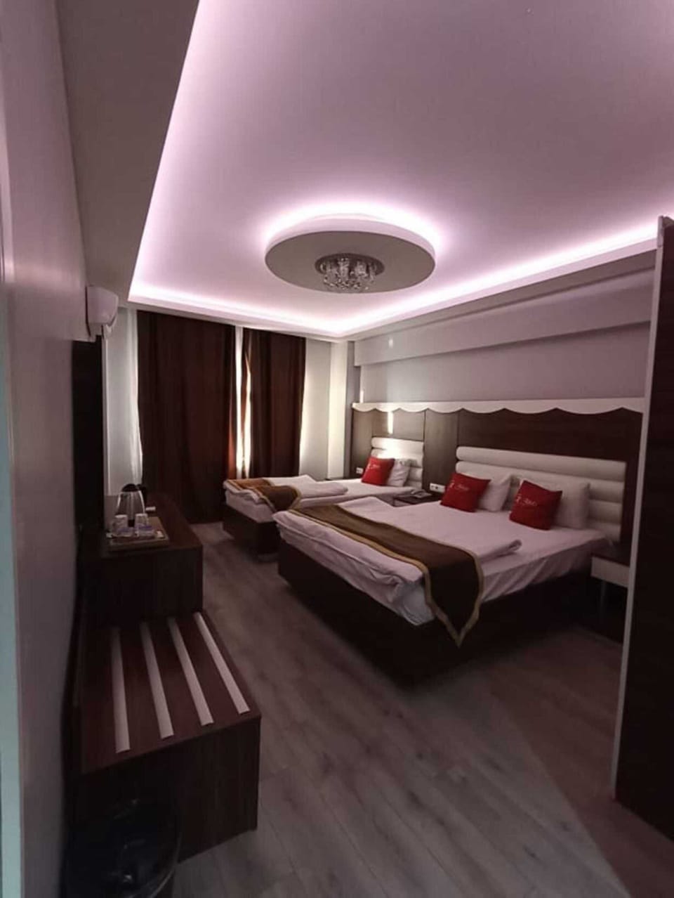 Luxury Triple Room | Egyptian cotton sheets, premium bedding, desk, laptop workspace