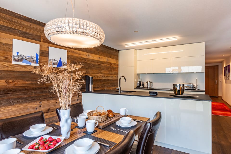Kitchen, Dining area