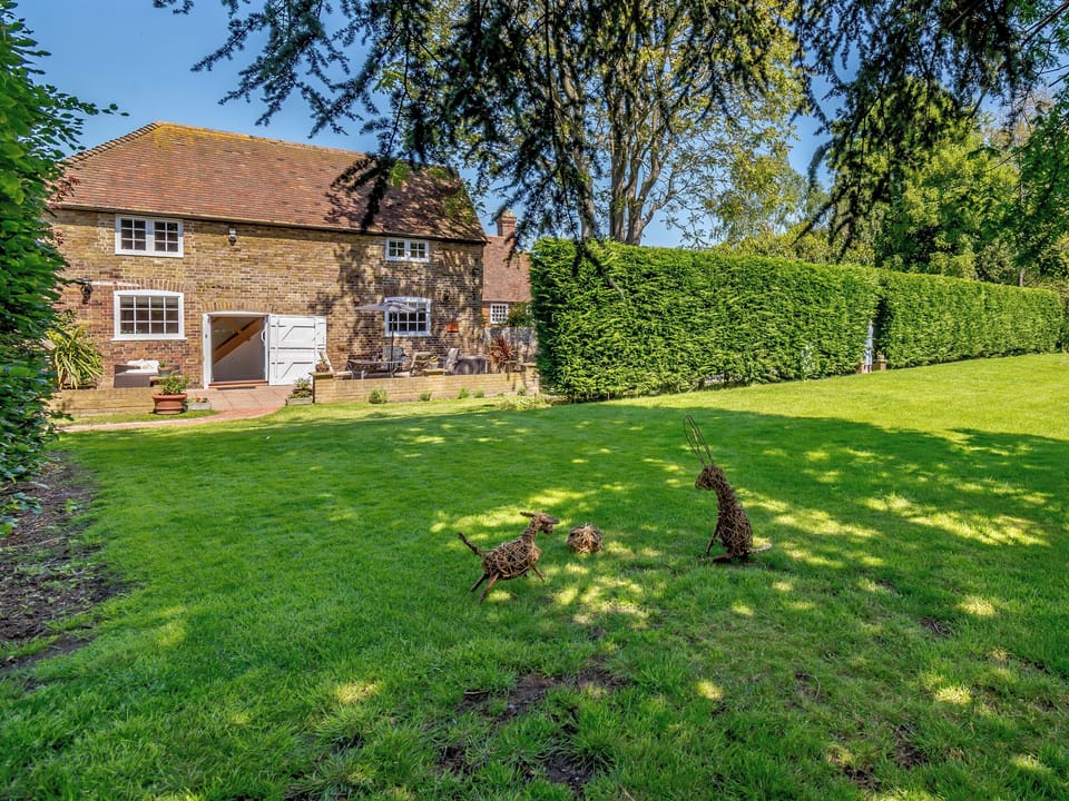 Garden and grounds | The Hideaway @ The Den, Tunstall, near Sittingbourne