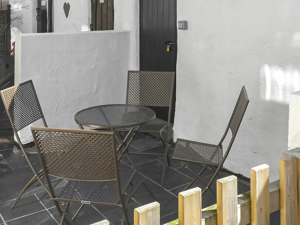 Sitting-out-area | Littlecroft, Windermere