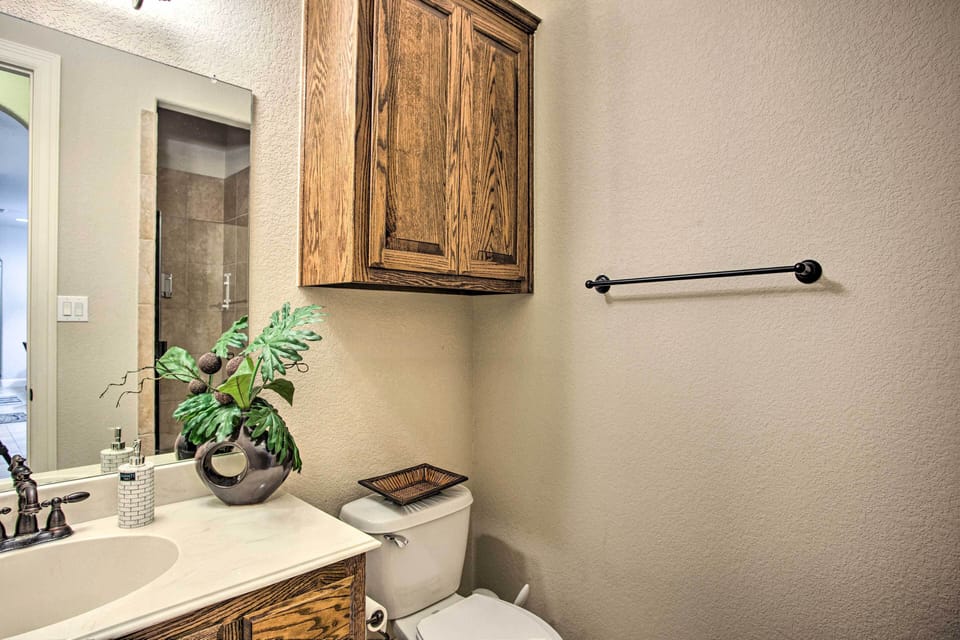 Full Bathroom | 1st Floor