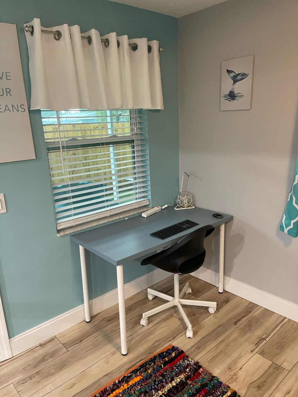 Need to log in to your laptop? Desk and internet provided. 