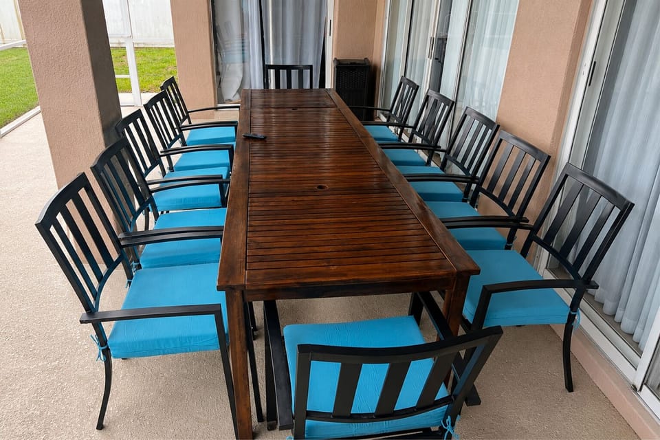 Outdoor dining