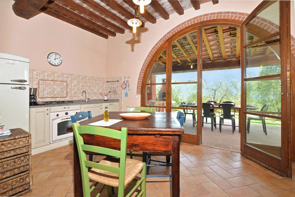 Family House, 4 Bedrooms, Fireplace, Mountainside (Fienile) | Private kitchen | Stovetop, dining table
