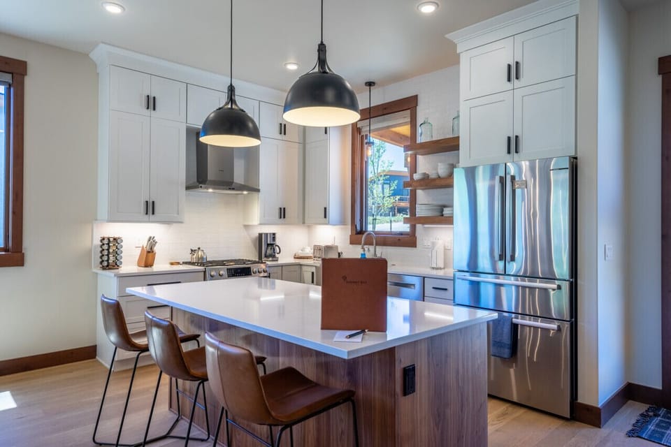 Luxury full-size kitchen with all the necessities