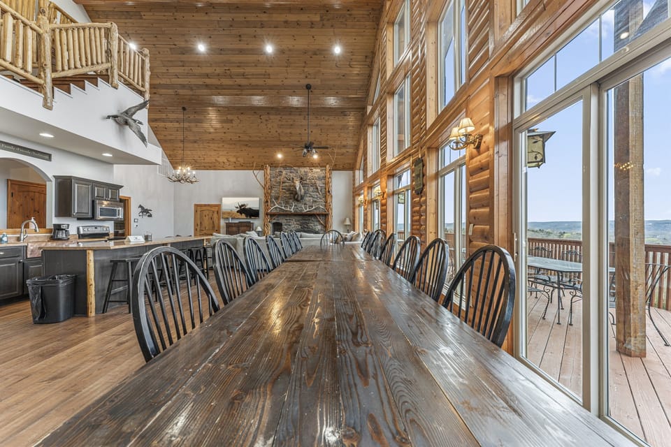 Large dining area with space for everyone!