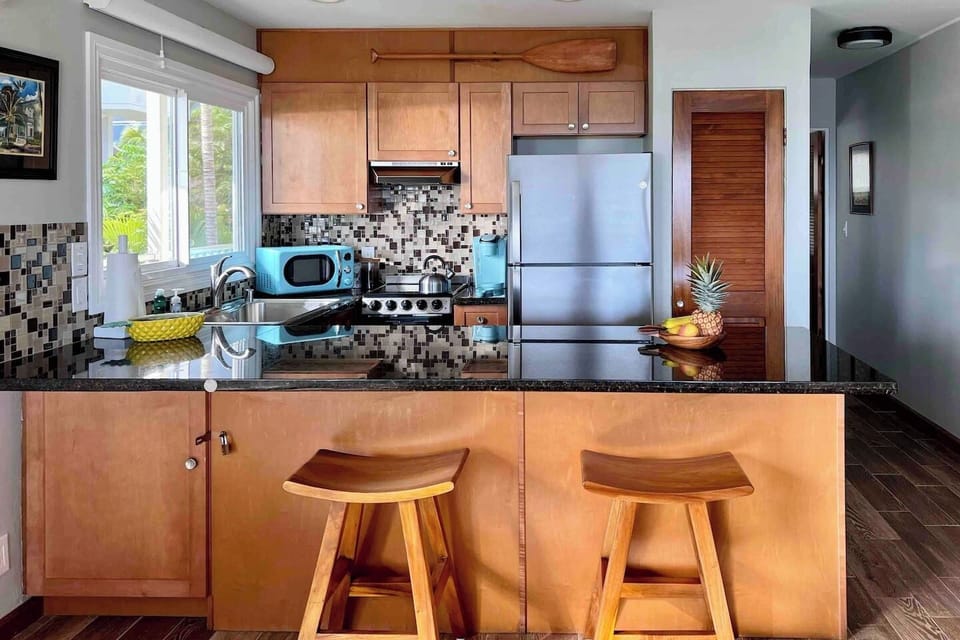 Granite counters, Keurig coffee maker, kitchen has everything you need.  