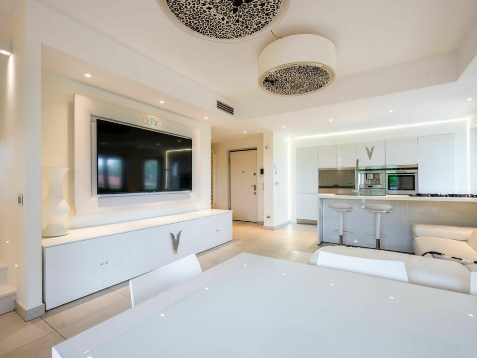 Property, Furniture, Wood, Cabinetry, Interior Design, Floor, Building, Couch, Living Room, Flooring