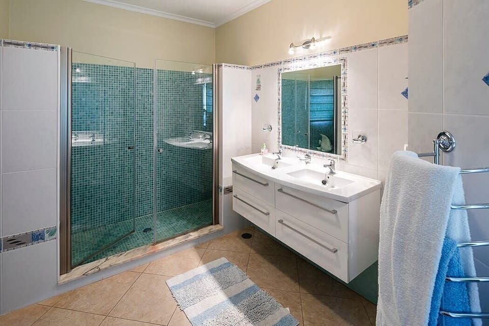 Master ensuite shower room