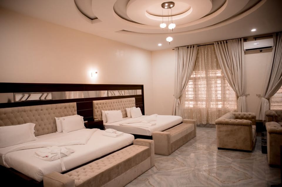 Royal Double Room Single Use | Individually decorated, individually furnished, desk, laptop workspace