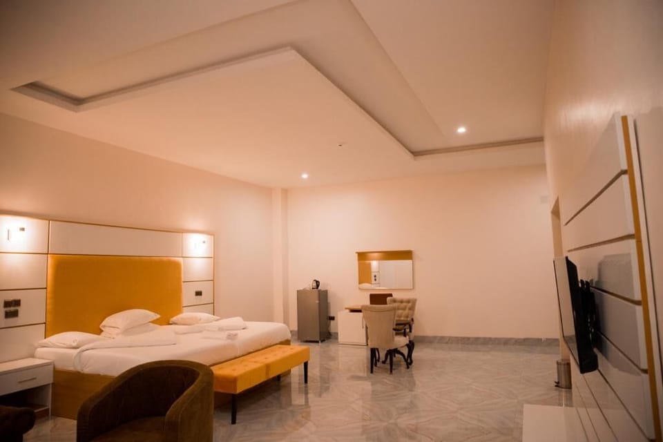 Executive Room | Individually decorated, individually furnished, desk, laptop workspace
