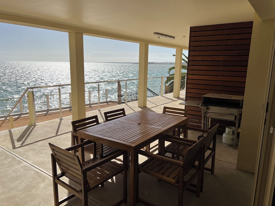 Table Setting Healtie BBQ and Veranda 