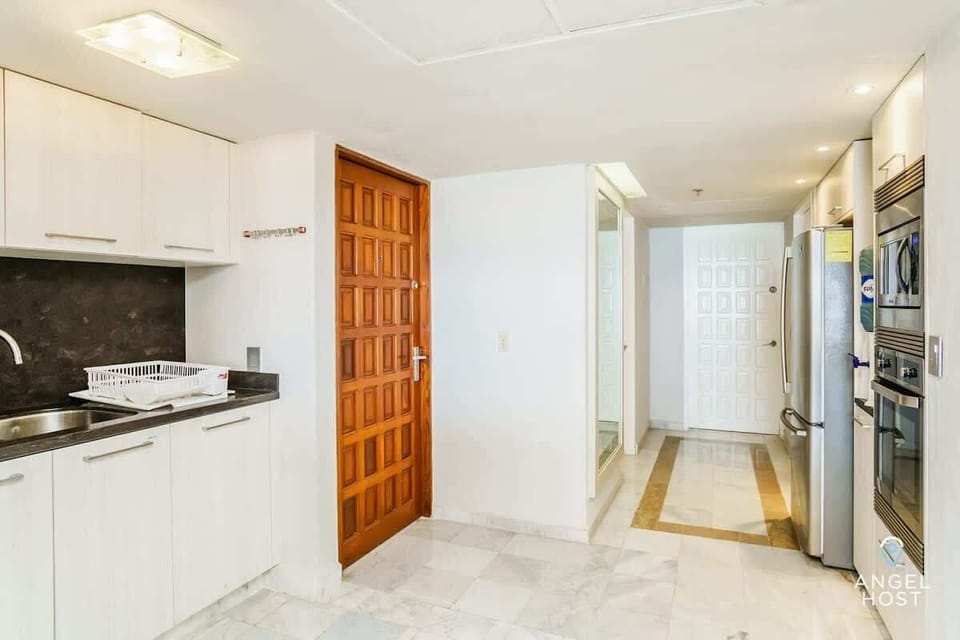 Cook with ease in this spacious kitchen, complete with all the essentials.