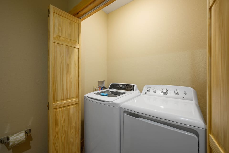 Full size washing machine and dryer