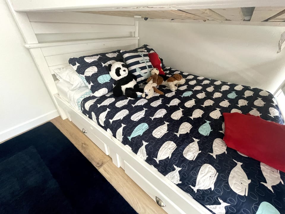Linda Lane bottom bunk