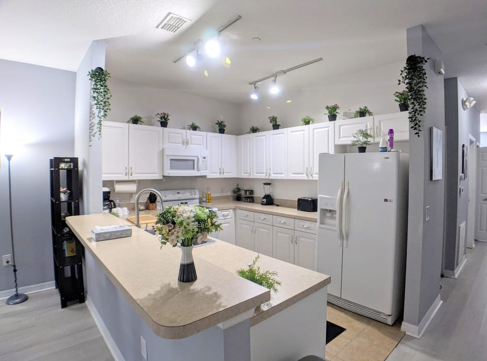 Cook and Create in a nicely Equipped Kitchen