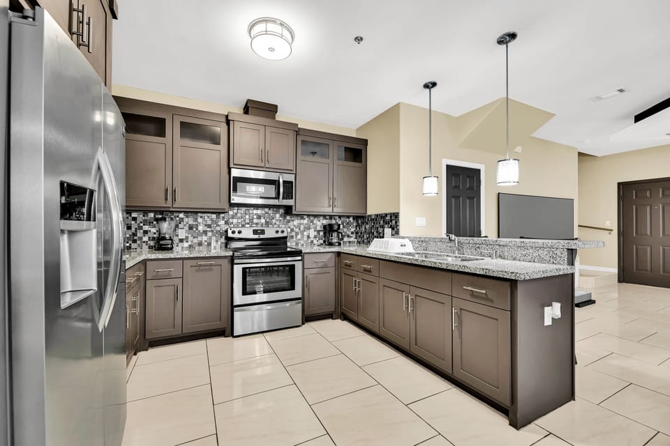 Fully stocked kitchen with plenty of space!