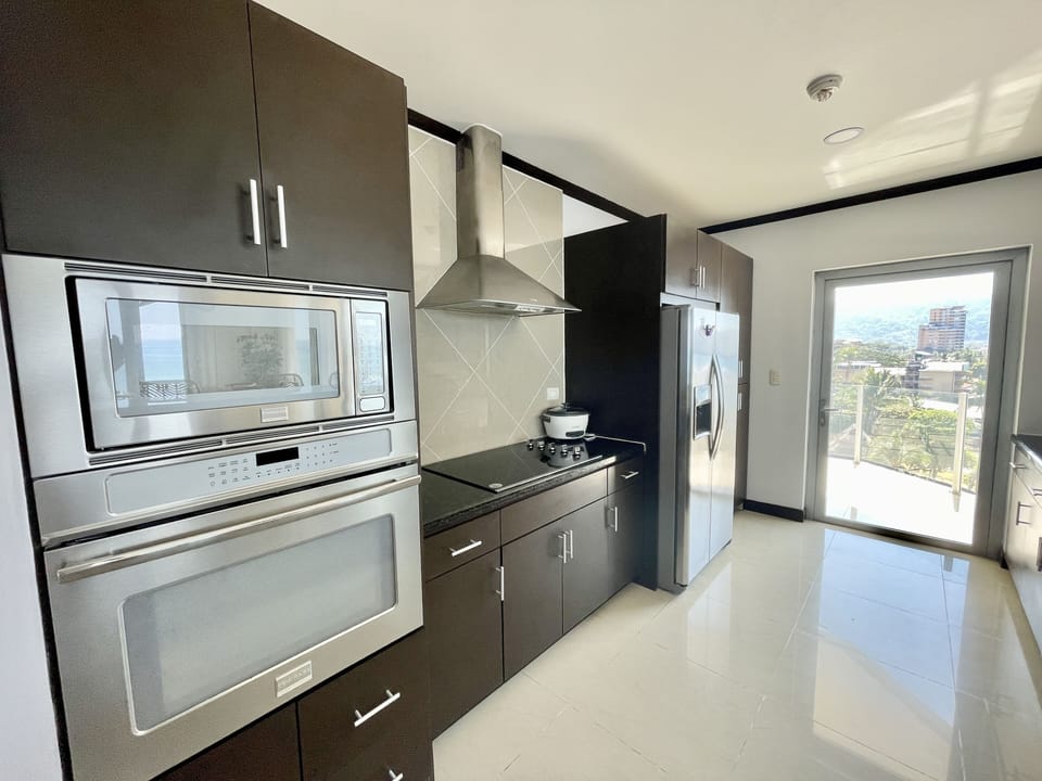 Deluxe appliances