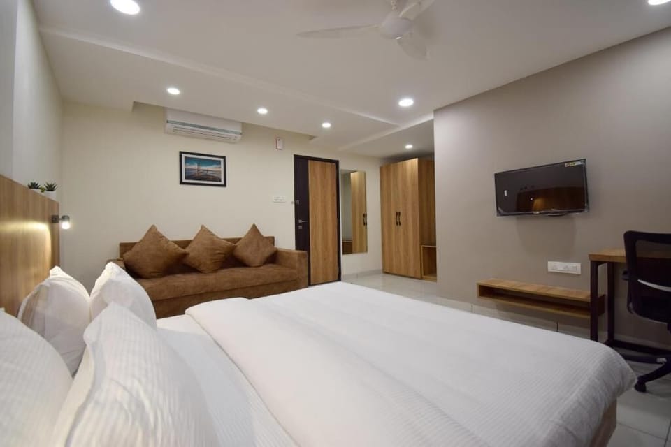 Premium Double Room | Premium bedding, desk, laptop workspace, soundproofing