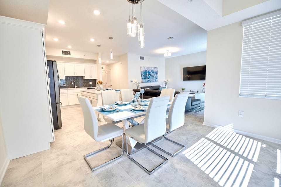 Fully equipped dining area