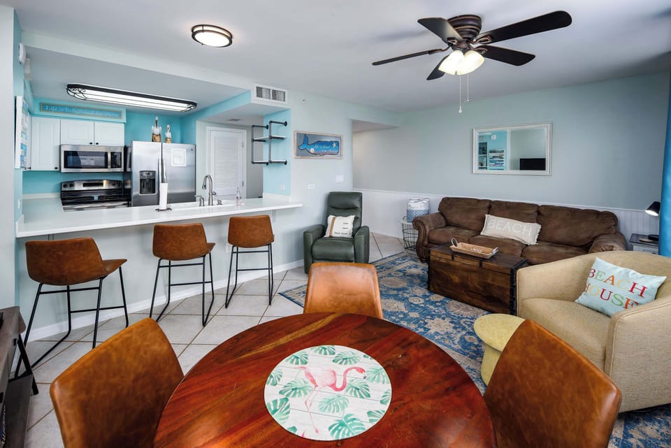 Living/Dining area