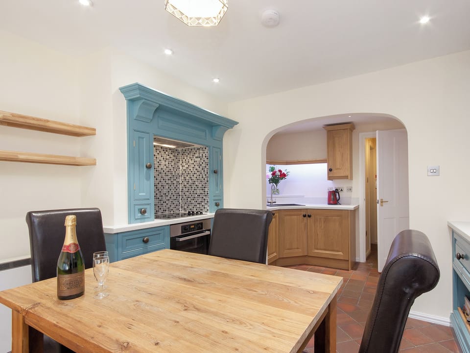 Charming dining area | Retreat Cottage, Salcombe