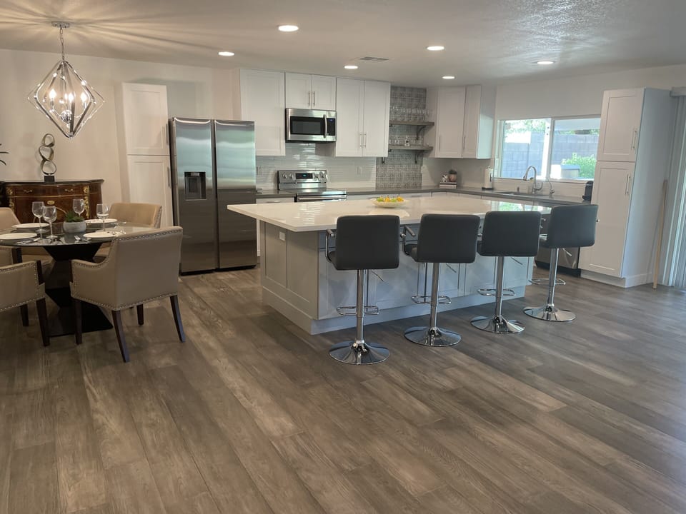 Eat in kitchen