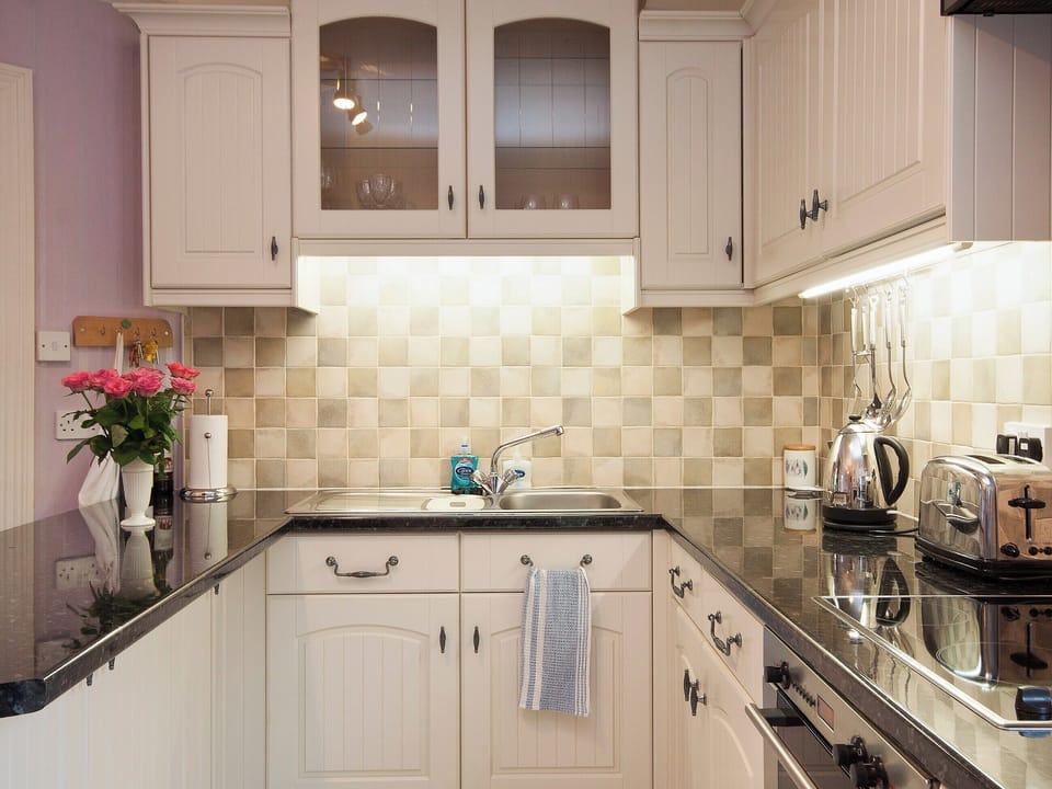 Wonderful horseshoe-shaped kitchen | Mount Boone 12a, Dartmouth