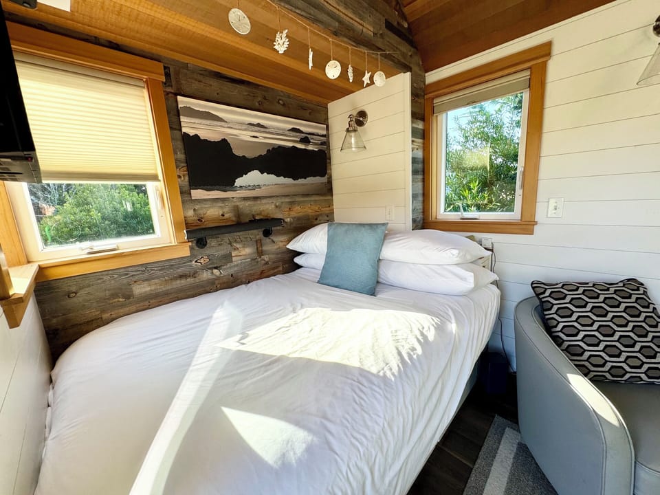 Lower level bed 
