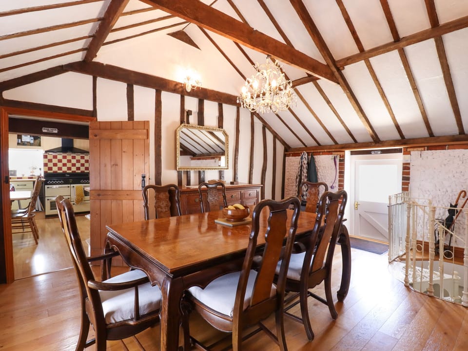 Cottage | Private kitchen | Fridge, microwave, dishwasher, cookware/dishes/utensils