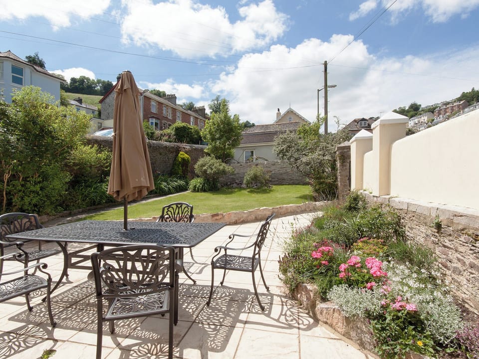 Beautiful garden and patio | Hawkins, Dartmouth