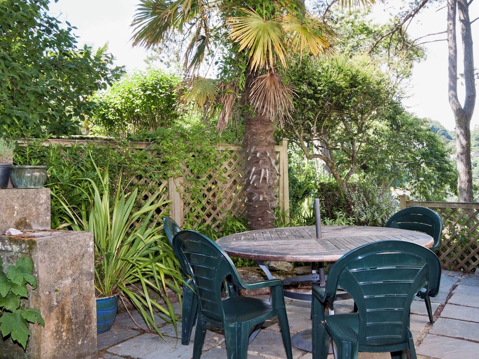 Enclosed patio to rear | Ringrone 3, Salcombe