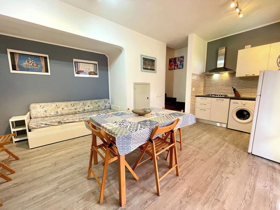 Villa, 2 Bedrooms, Balcony, Garden View | Interior