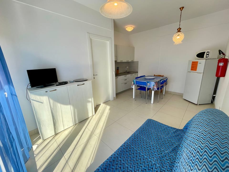 Apartment, 2 Bedrooms, Patio, Garden View | Room amenity